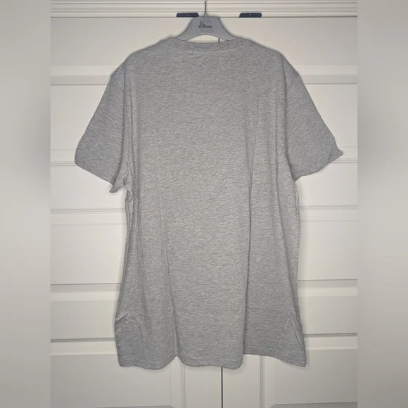 NWT Mens XXL Netflix Stranger Things 'Holiday Squad' Grey T-shirt Short Sleeve - Picture 2 of 7